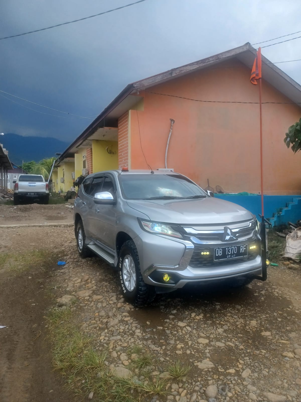 Jual Santai MITSUBISHI PAJERO 2.5 GLX (4X4) Manual